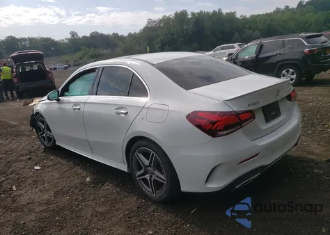 2020 Mercedes-Benz A 220 4Matic z USA, uszkodzony, nr VIN W1K3G4FB2LJ210399